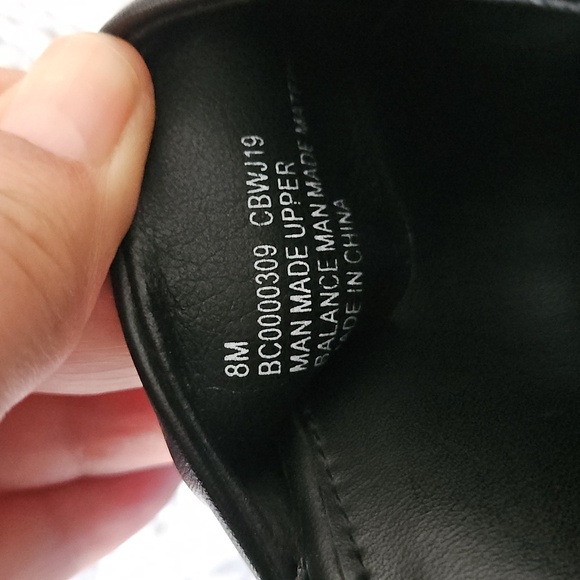 B. O.C. New Black Sandals Minimalist Design - Picture 5 of 5